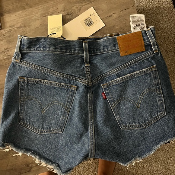 Levi Jean shorts - Picture 2 of 2